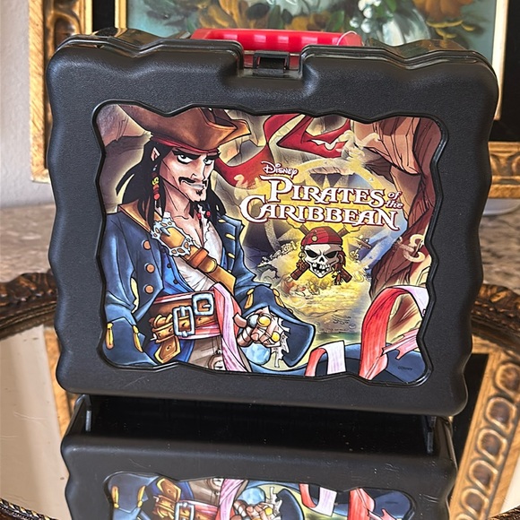Disney New Rare Pirates of the Caribbean plastic Lunchbox Pale Tote Lunch Box - Picture 1 of 8